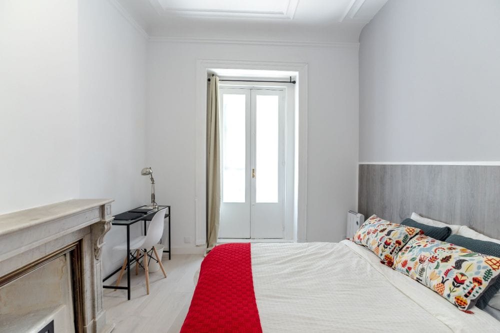 Spacious room in Fuencarral