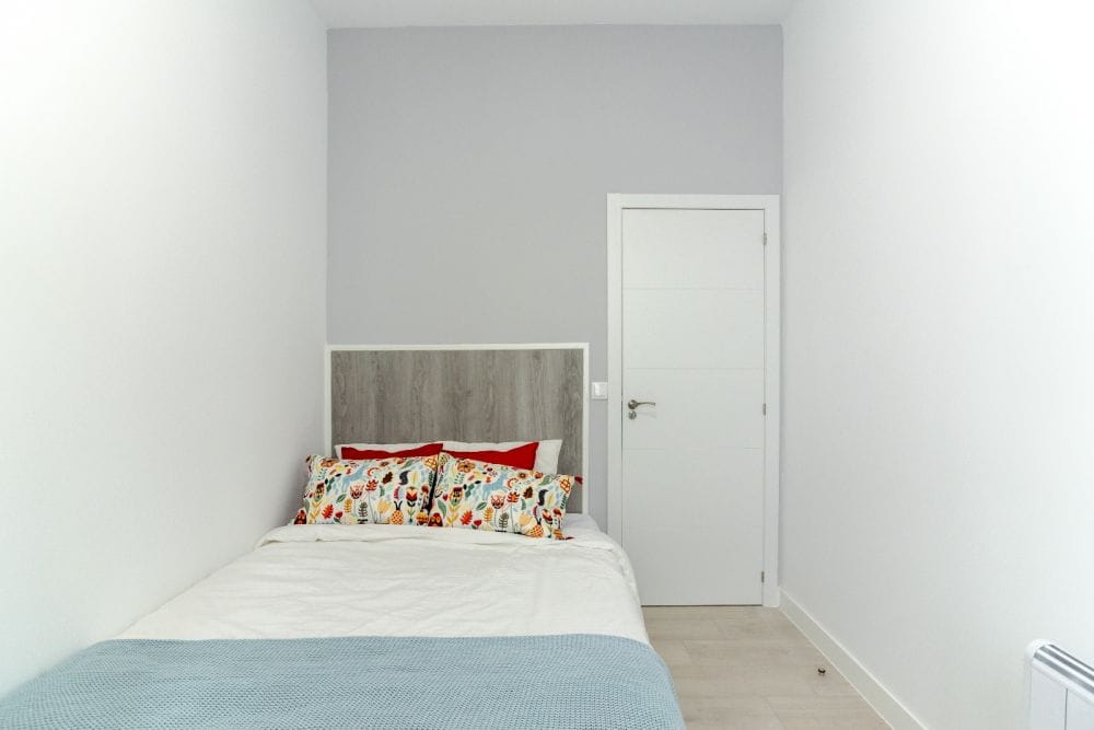 Well-equipped room in Fuencarral Street