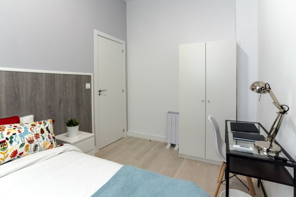 Beautiful modern room in Fuencarral