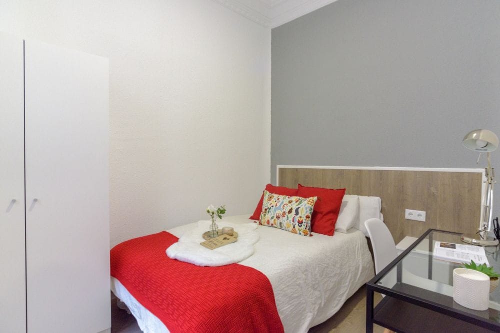 Nice room in Plaza de Santa Ana