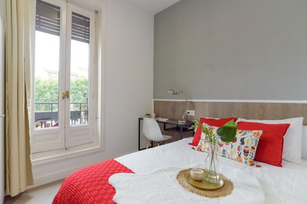 Beautiful room in Plaza de Santa Ana