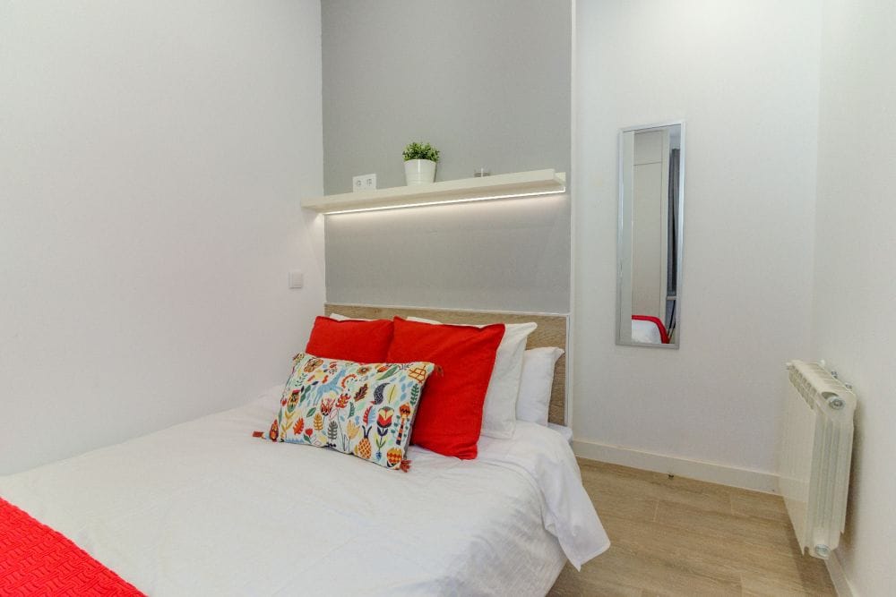 Cozy room in Mesón de Paredes