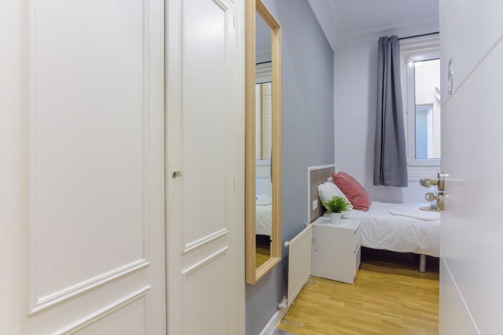 Cozy single room in Madrid