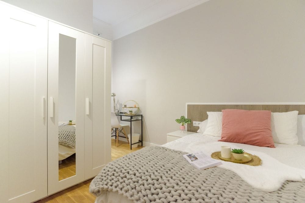 Comfortable double bedroom in Madrid