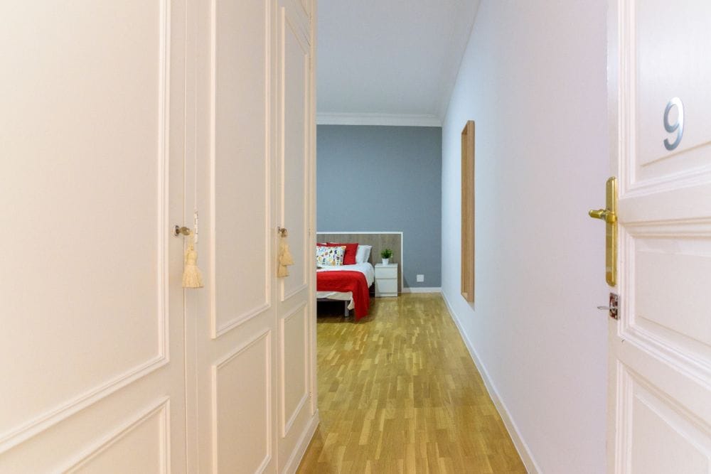 Room with private bathroom in Madrid