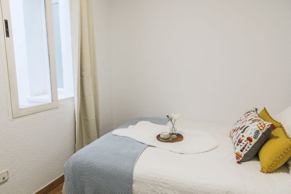 Warm double room in Paseo Delicias