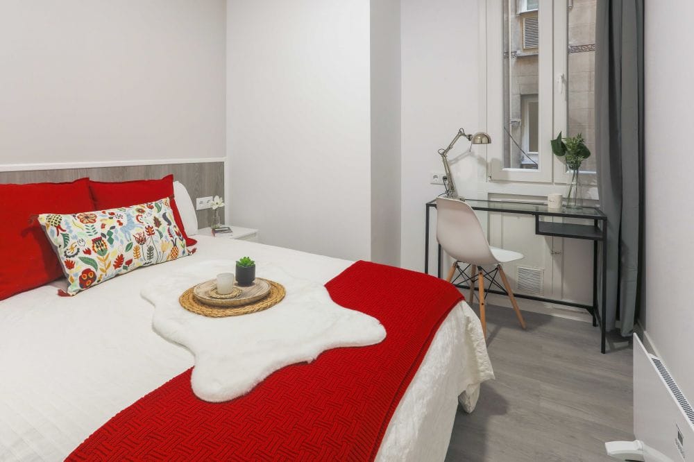 Spacious double room near the centre of Madrid