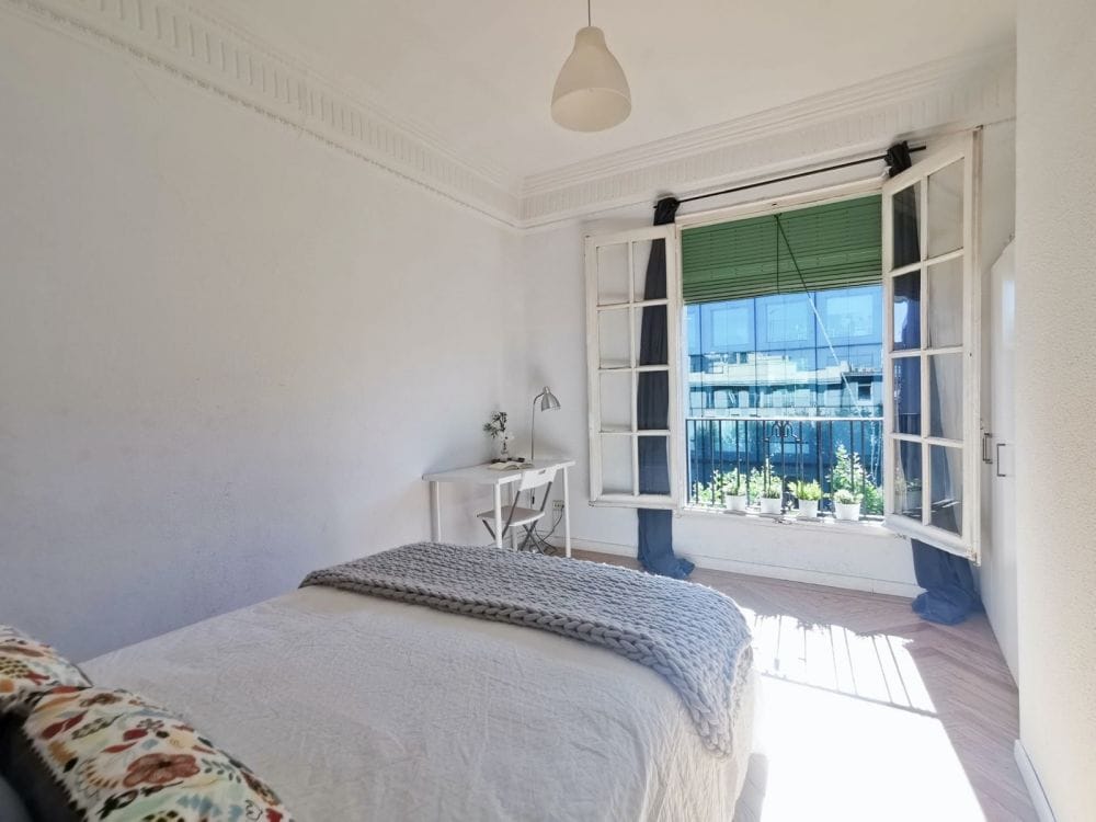 Spacious double room in Madrid