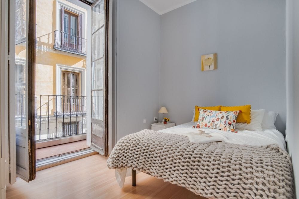 Beautiful room with balcony in Plaza Mayor