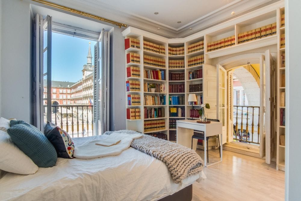 Amazing exterior room in Plaza Mayor