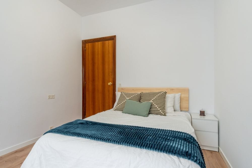 Large room in calle Quintana