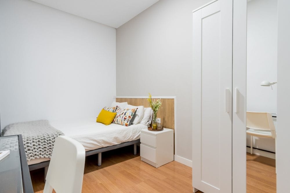 Beautiful modern room in Alejandro González, Madrid