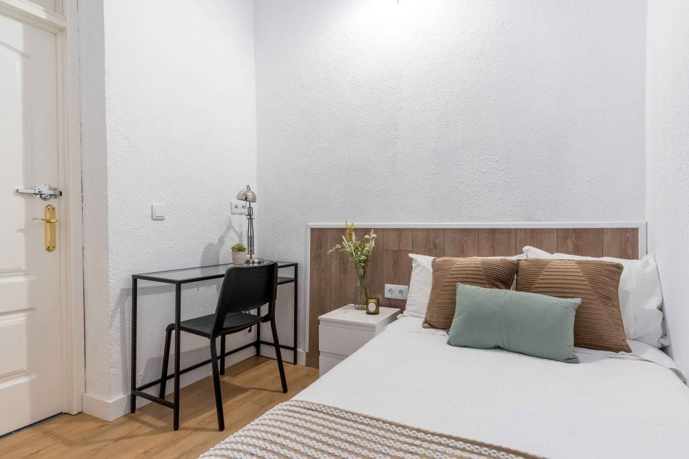 Nice single room 10 minutes away from Sol