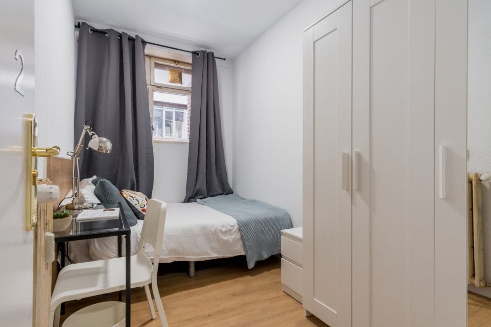 Room for students in calle Martin de los Heros