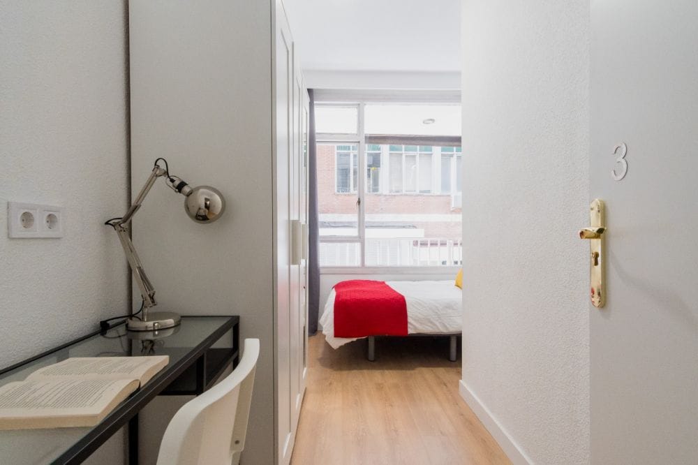 Modern double room in calle Martin de los Heros