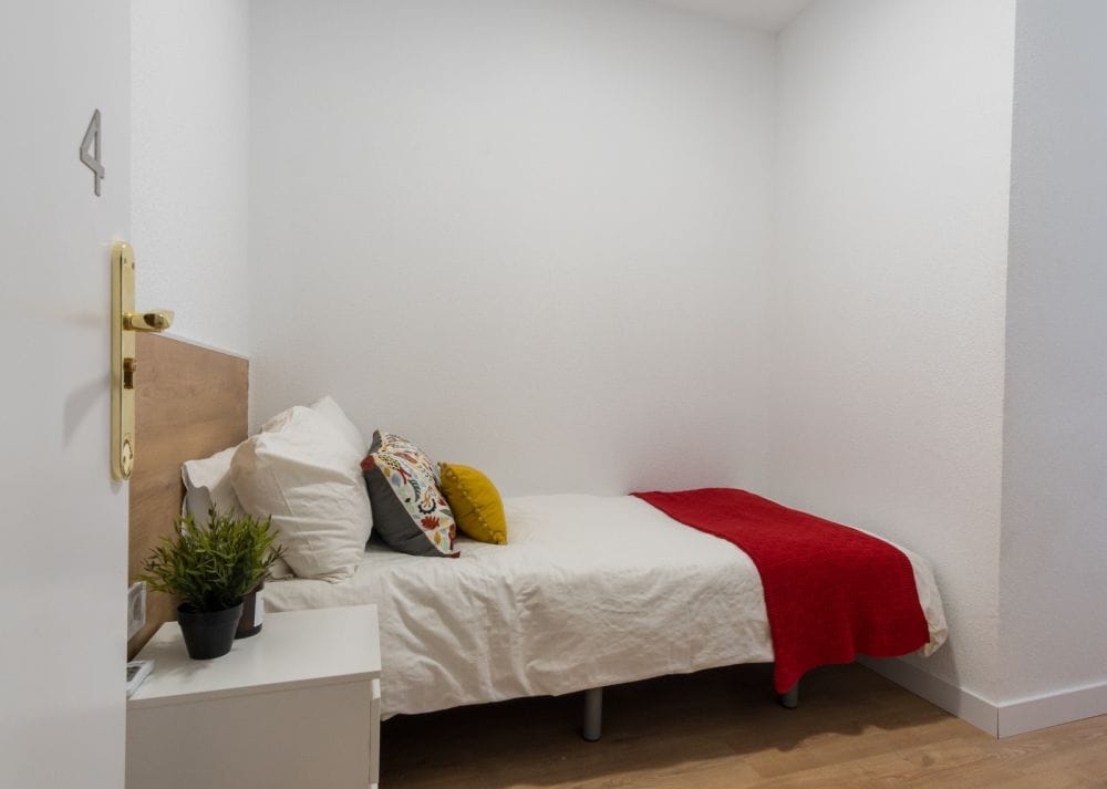 Charming double room in calle Martin de los Heros