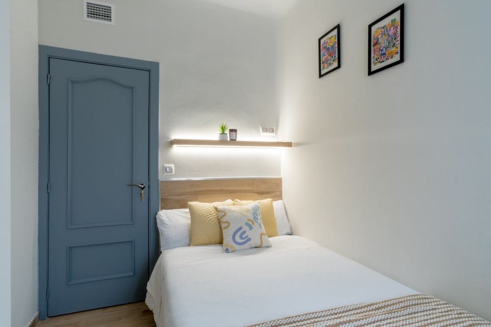 Comfortable room in Eduardo Marquina