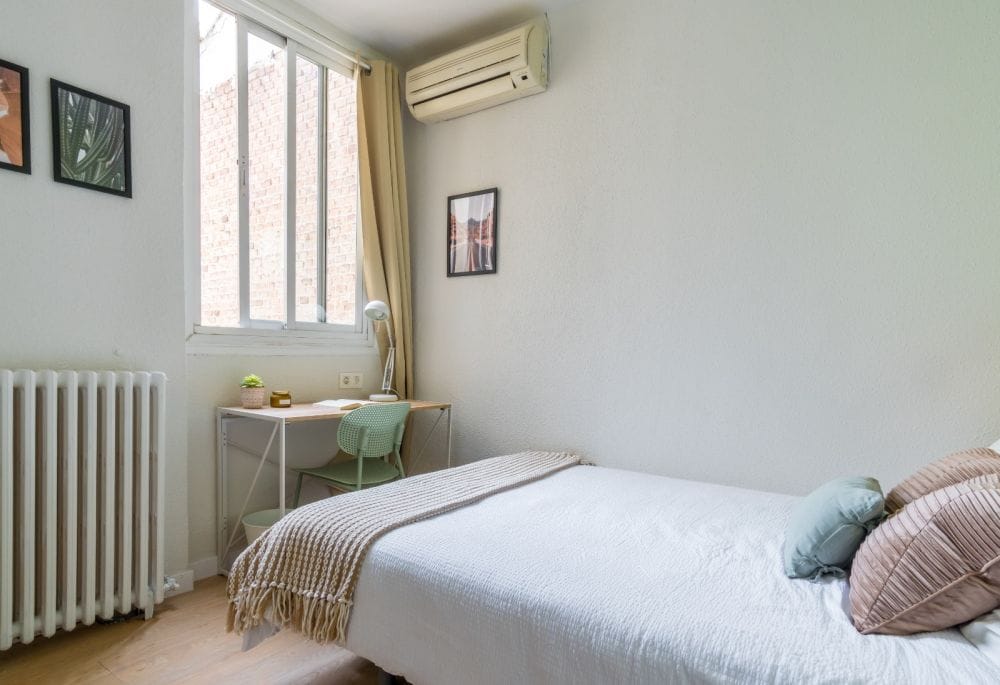 Bright room in Alberto Aguilera