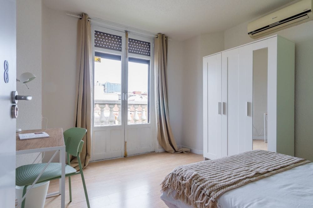 Double room with balcony in Alberto Aguilera