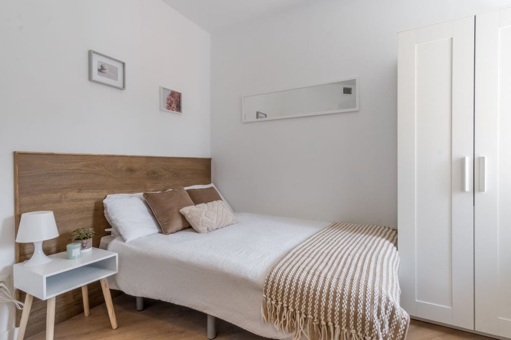 Charming room in Madrid Rio