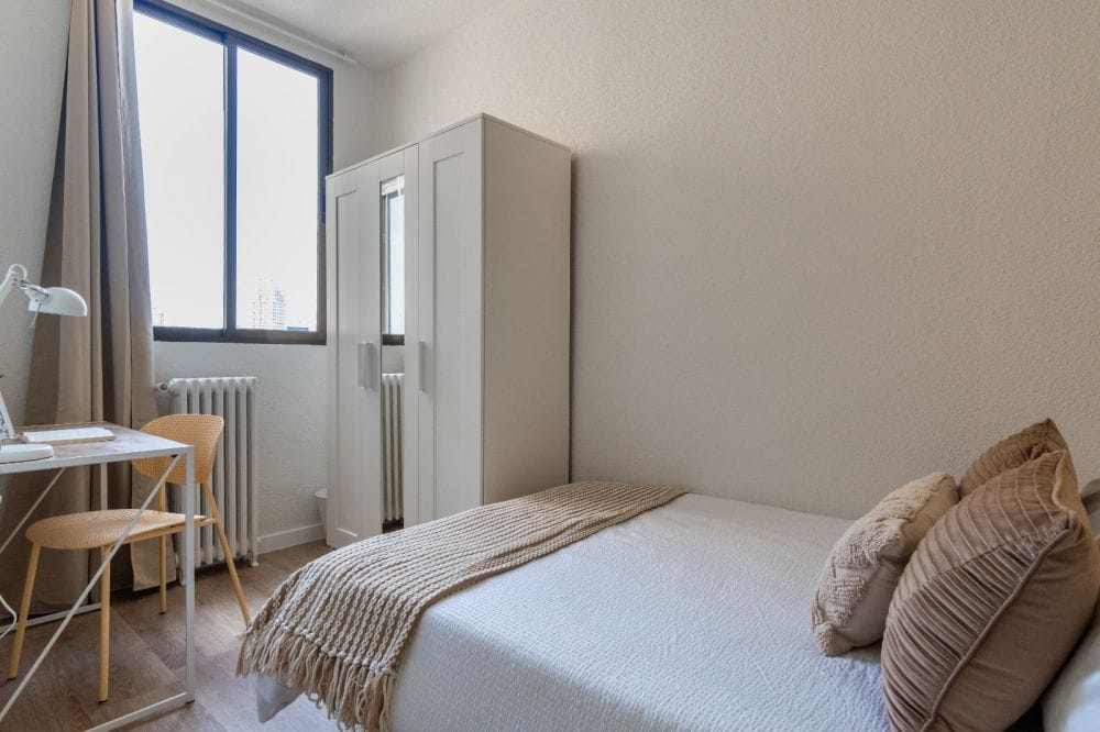 Ideal room in Alberto Aguilera