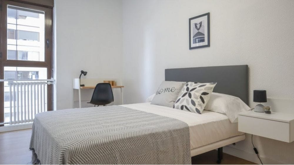 Spectacular room in the north of Madrid.