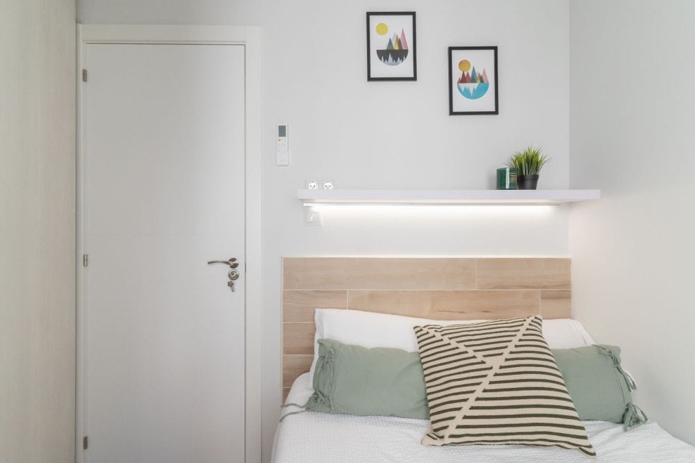 Comfortable room in La Latina