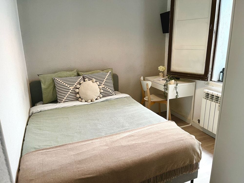 Sensational room in Embajadores