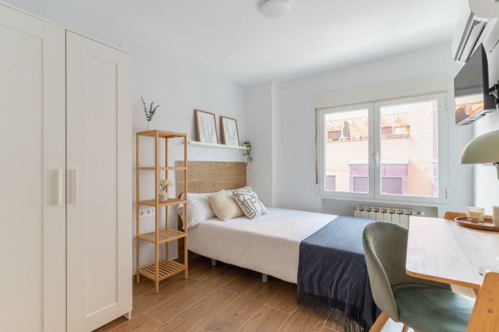 Charming room in Oporto neighborhood
