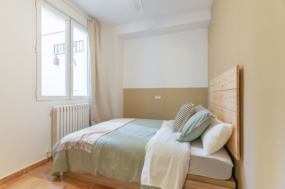 Spacious room with private terrace at Cuatro Caminos