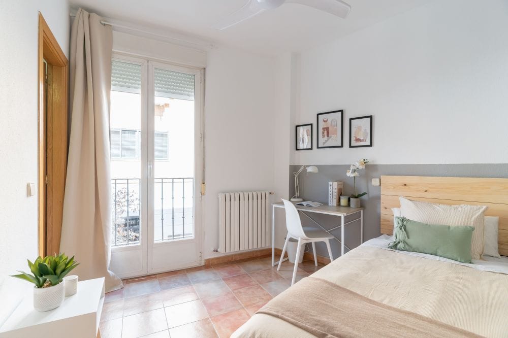 Excellent exterior room in Cuatro Caminos