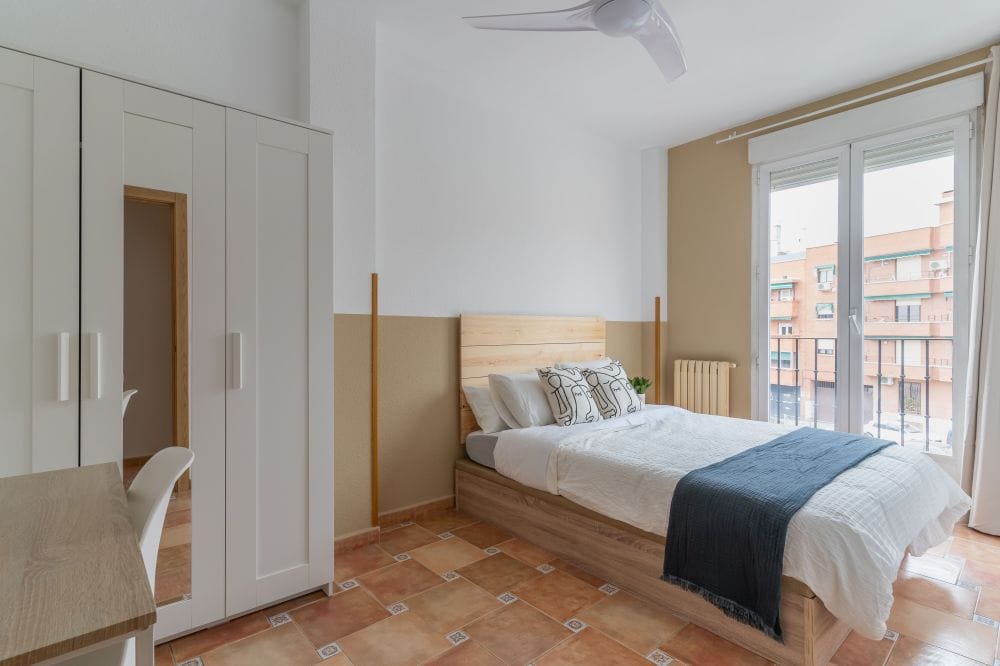 Beautiful room with balcony in Tetuán