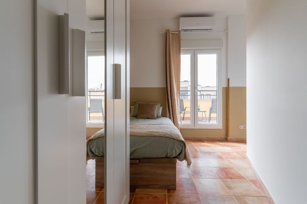 Cozy room with private terrace in Tetuán