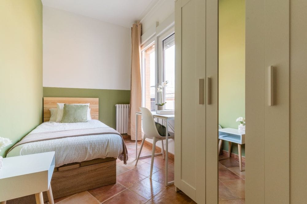 Beautiful room with private terrace in Bellas Vistas