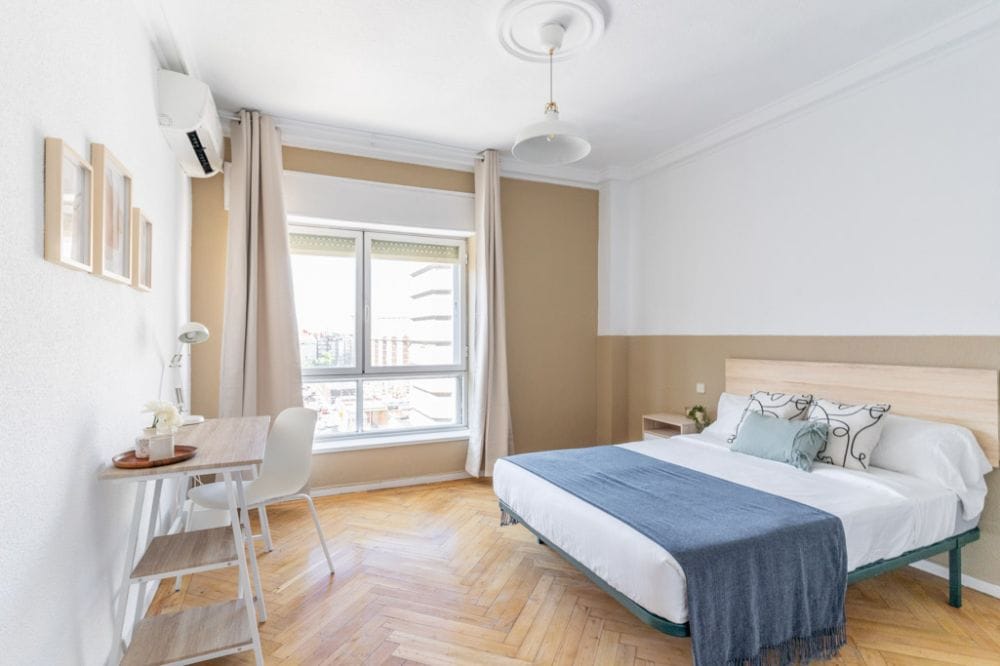 Large furnished room with air conditioning in Prosperidad