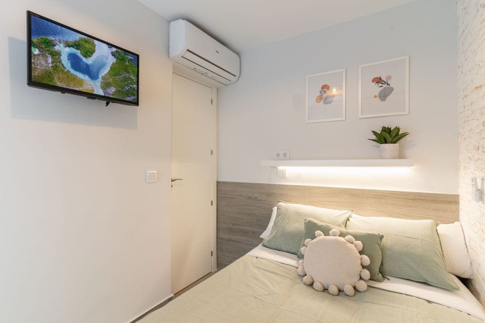 Double room with private bathroom in Tetuan