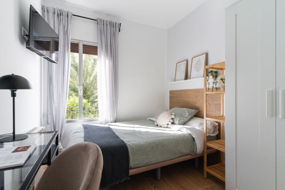 Spacious and bright room in Madrid