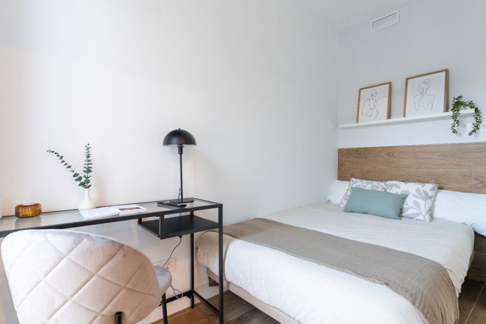 Charming room with private bathroom in Urgel