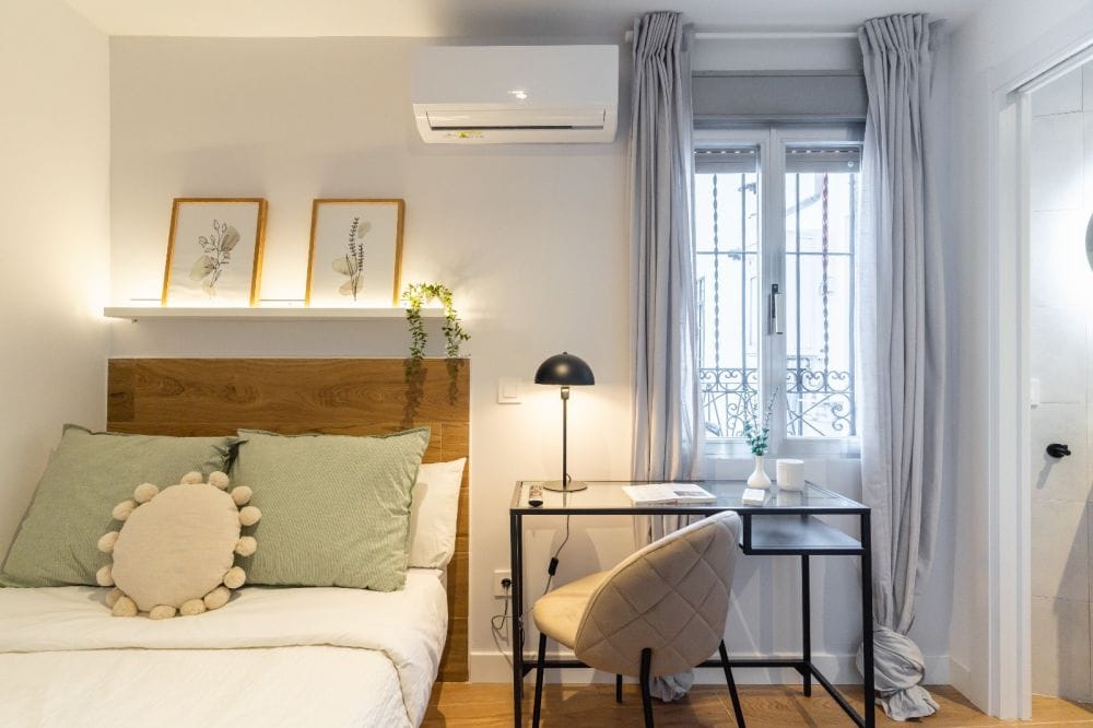 Pleasant room with private bathroom in Urgel