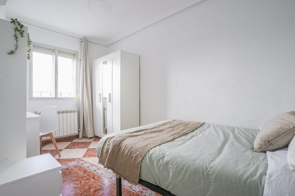 Luminous room in Puente de Vallecas