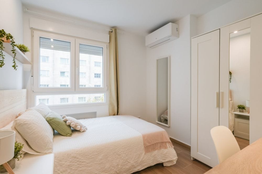 Cozy room in Plaza España