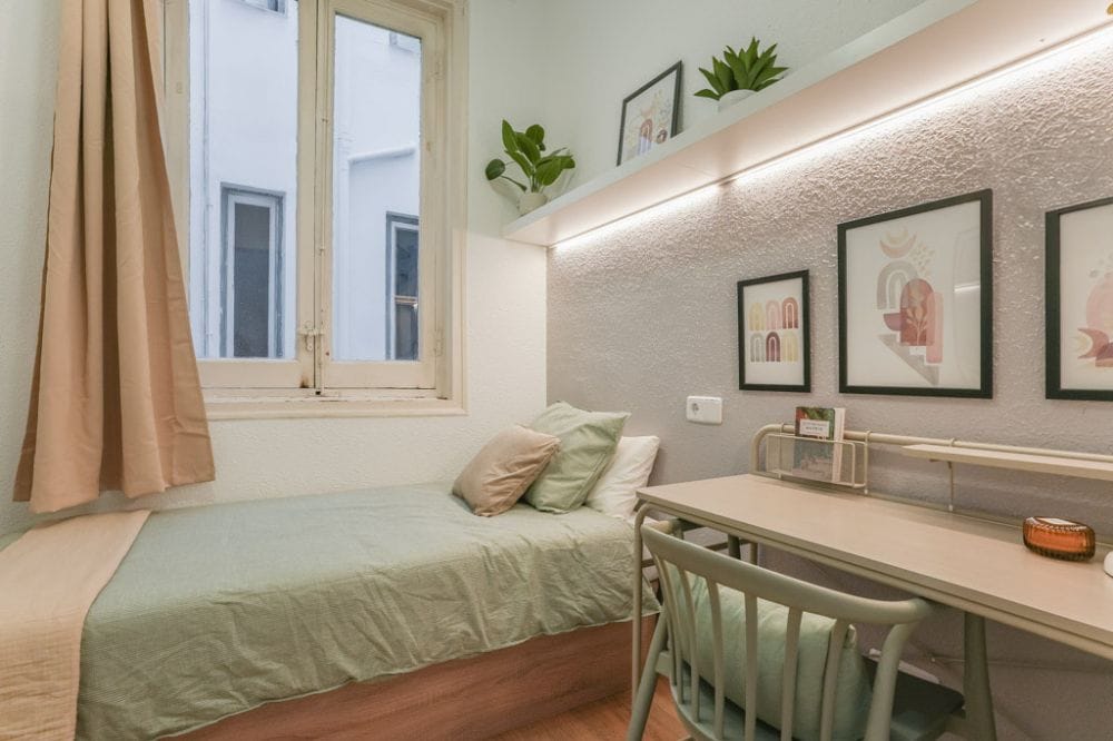 Cozy Room in the Heart of Madrid