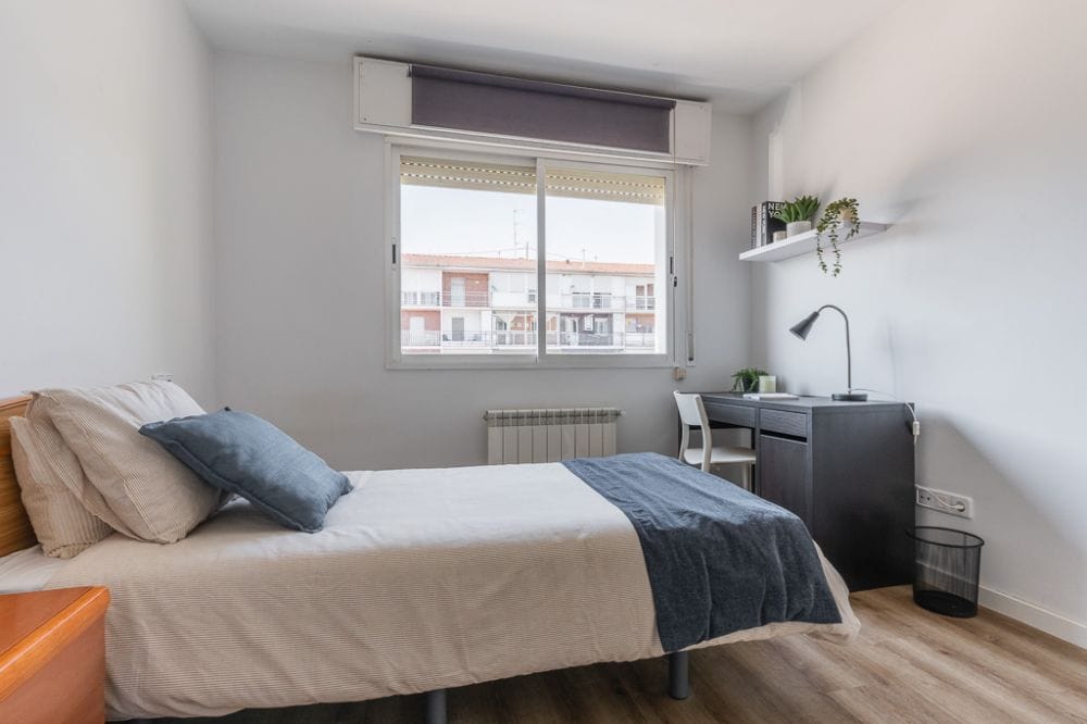 Spacious room in Vicálvaro