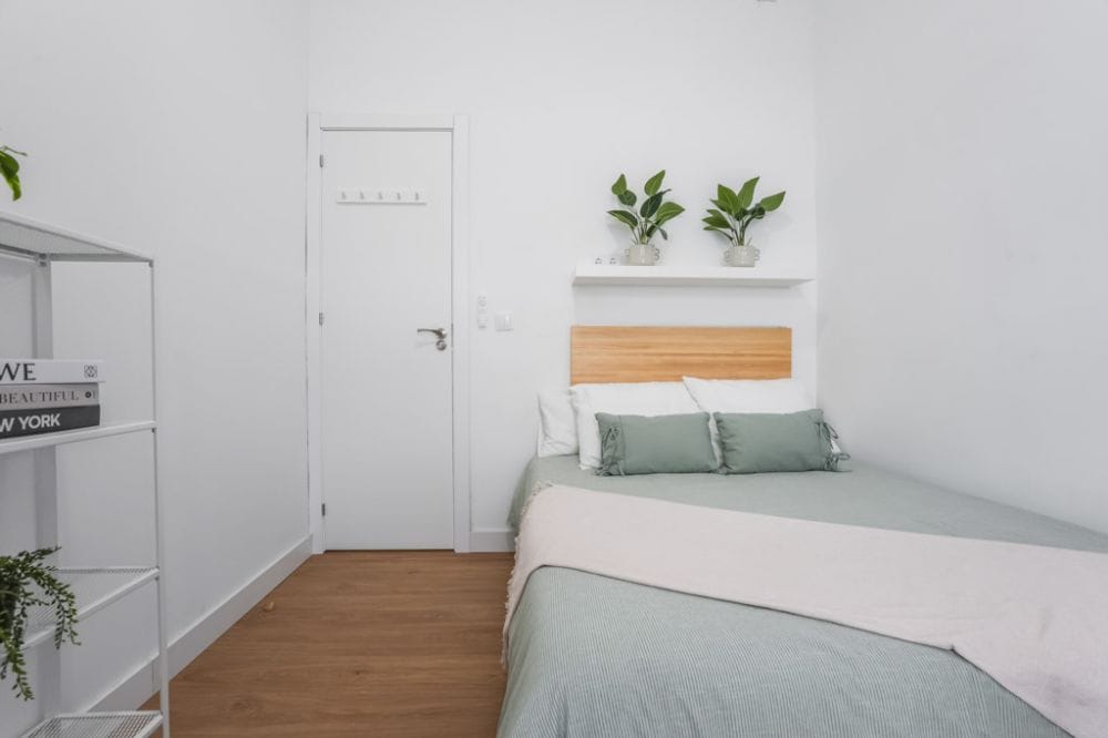 Bright double room with balcony