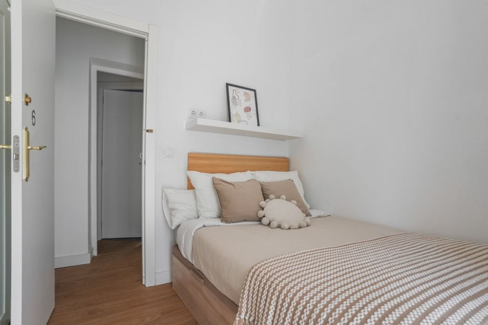 Comfortable double room with balcony in Ventura Rodriguez