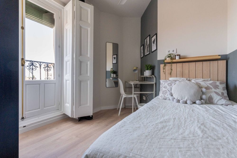 Modern room on Bailén Street