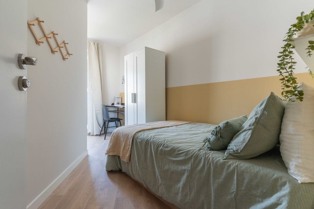 Cozy and bright room with balcony