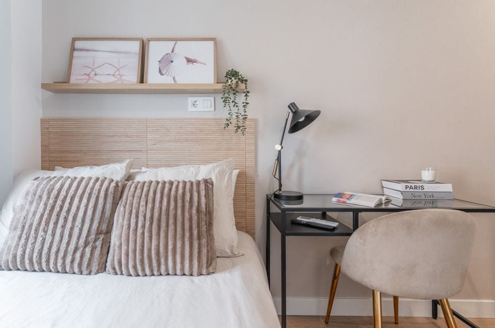 Comfortable room with private bathroom in Carabanchel