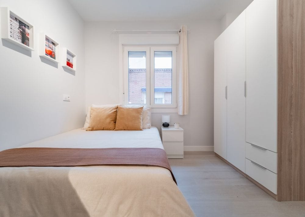 Spacious room on Ganges Street