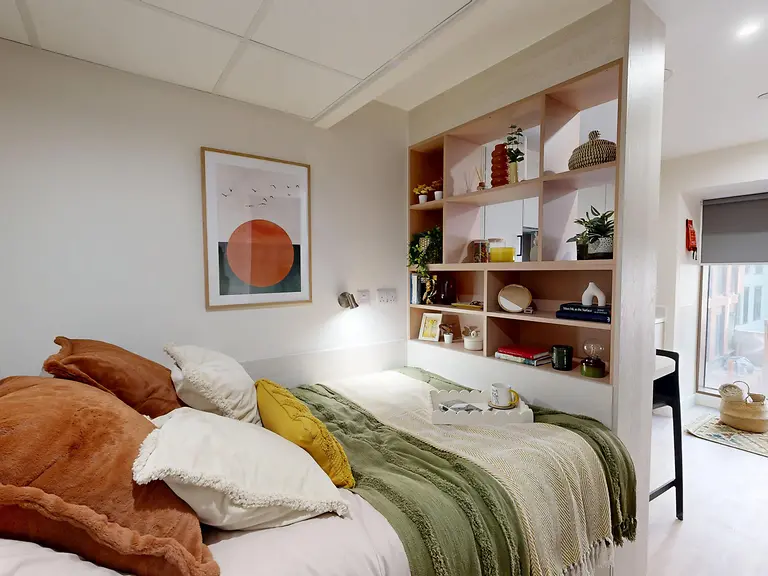 Premium Studio Unit 5